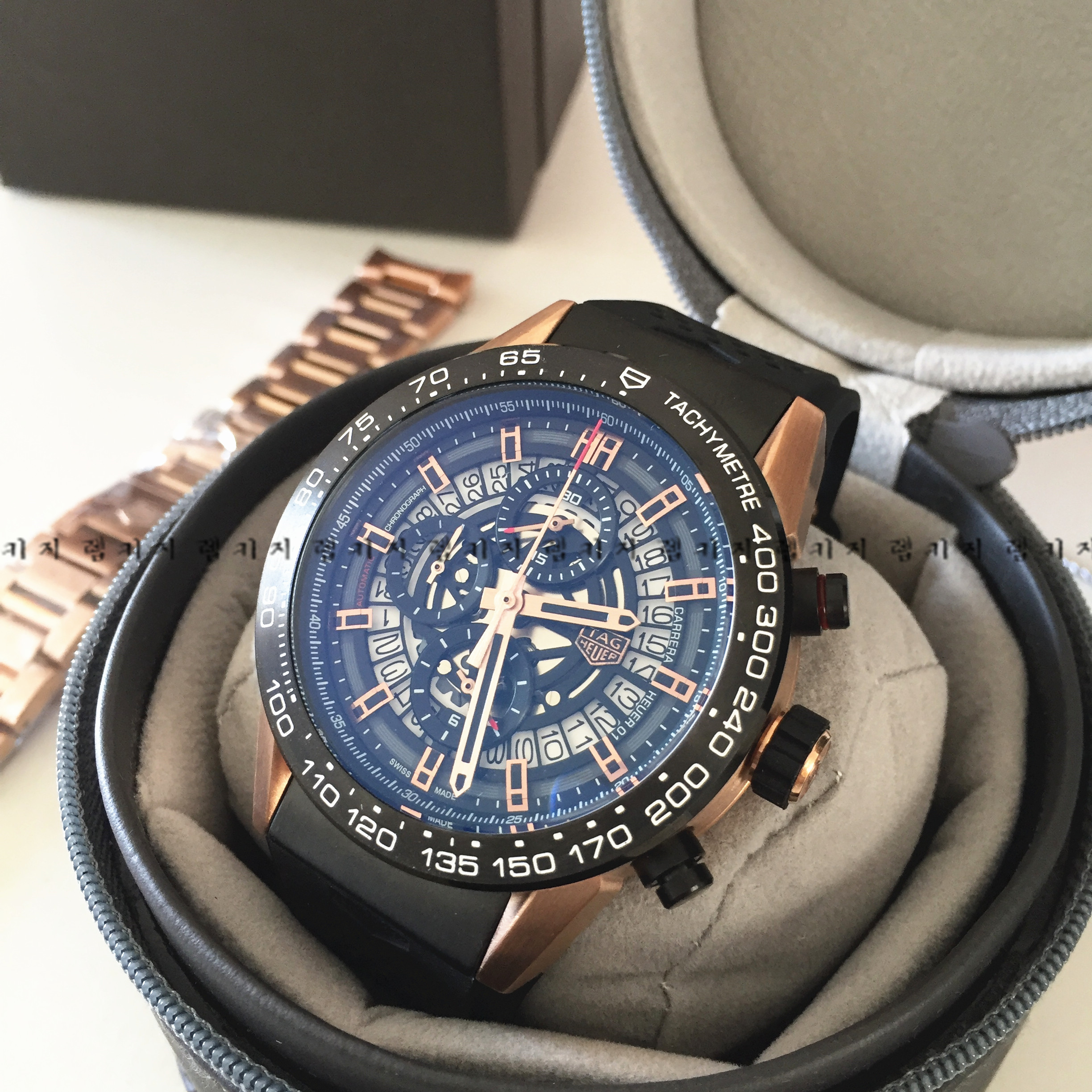 태그호이어 까레라 칼리버 호이어 01 우레탄시계 + 메탈스트랩